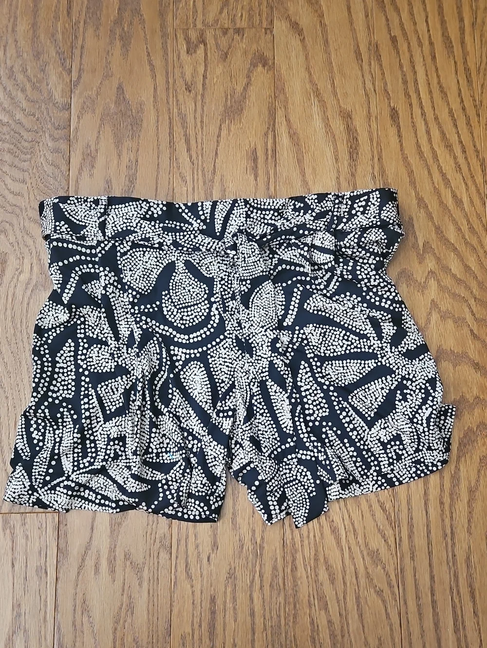 Robert Louis Brown & Tan Abstract Dotted Mosaic Shorts - Size Large